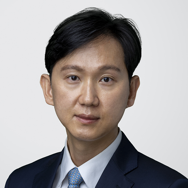 Scott Yoo headshot